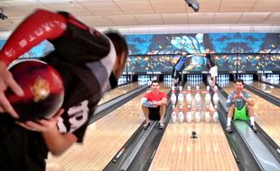 VIDEO UNIK YOUTUBE : Trik Lemparan Bola Bowling Keren Bikin Takjub