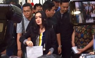 SENSASI ARTIS : Cita Citata Bertemu Ayah Amri Tuasikal di MKD