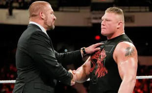 Foto Brock Lesnar Hantam Kepala Randy Orton Hingga Bocor Diblokir Instagram