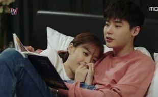 DRAMA KOREA : Nomor Ponsel Kang Chul di Drama W Nyata, Produser Minta Maaf