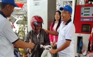 HUT RI : Pertamina Jateng-DIY Bagikan Paket ke Warga Miskin Semarang