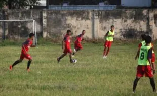 PIALA  SOERATIN 2016 : PPLP Sepak Bola Jateng Lirik 3 Penggawa Persis Jr.