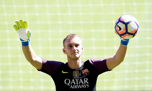 Jasper Cillessen Resmi Gabung Barcelona