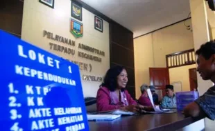 FOTO E-KTP SEMARANG : Cetak E-KTP Lebih Cepat di Kecamatan