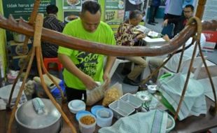 FOTO PAMERAN SEMARANG : Waralaba dan Peluang Usaha Ramai Dipamerkan