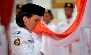 HUT RI : Kali Pertama, Kirab & Parade Tari Daerah Mengiringi Paskibraka ke Istana