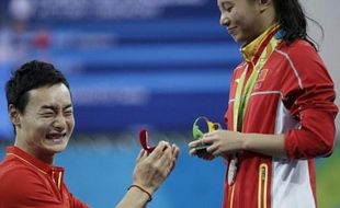 KISAH UNIK : So Sweet, Atlet Tiongkok Dilamar Kekasih di Olimpiade Rio