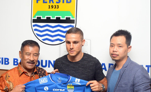 ISC A 2016 : Bek Asal Australia Ini Resmi Milik Persib