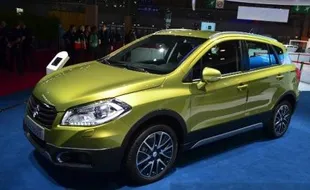 MOBIL SUZUKI : Harga SX4 S-Cross Bocor, Mulai Rp248 Jutaan