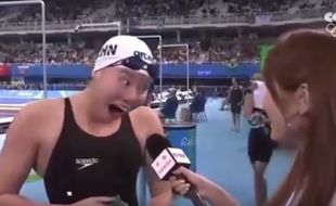 OLIMPIADE 2016 : Kaget Dapat Medali, Ekspresi Kocak Perenang Cantik Ini Bikin Ilfill