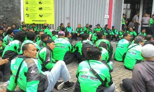 KISAH TRAGIS : Kisah Pengemudi Go-Jek, Sulit Untung dengan Tarif Rp8.000 untuk 5 Km