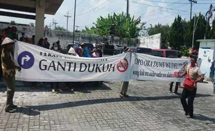 DEMONSTRASI SLEMAN : Dukuh Kendangan Dituding Sunat Raskin dan Terapkan Nepotisme