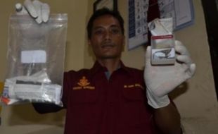 NARKOBA PONOROGO : Asyik Pesta Ganja, 3 Pemuda Ponorogo Ini Digaruk Polisi