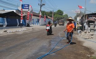 INFRASTRUKTUR BOYOLALI : Debu Proyek Jalan Ganggu Kenyamanan Warga