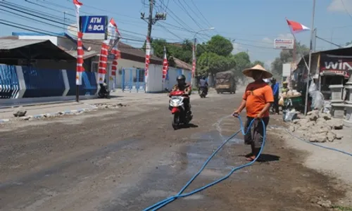 INFRASTRUKTUR BOYOLALI : Debu Proyek Jalan Ganggu Kenyamanan Warga