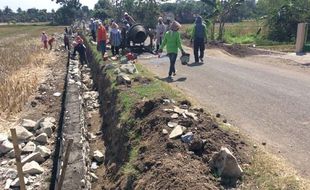 INFRASTRUKTUR BANTUL : Pelebaran Jalan Pundong- Seloharjo Mulai Dikerjakan