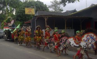 HUT KEMERDEKAAN RI : Warga Sinduharjo Menjaga Persatuan Melalui Kirab Budaya