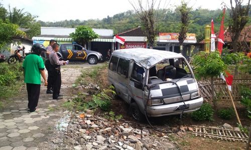 KECELAKAAN SUKOHARJO : 2 Mobil Bertabrakan, 8 Penumpang Selamat