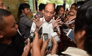 PASPOR MENTERI ESDM : Arcandra Tahar di Istana Sampai 3,5 Jam, Wiranto Batal Klarifikasi