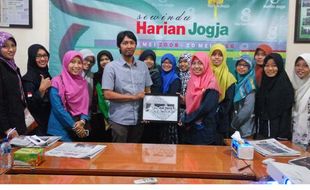 Santri Ponpes Al Luqmaniyyah Belajar Jurnalistik di Harian Jogja