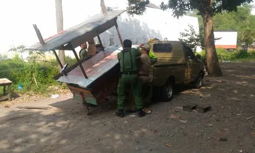 PKL SOLO : Satpol PP Angkut Gerobak PKL di Benteng Vastenburg