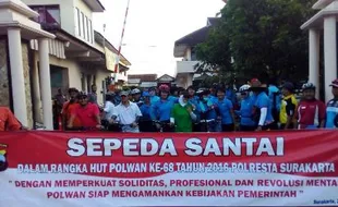 HUT POLWAN : Gowes Bersama di Solo Meriahkan HUT Ke-68 Polwan