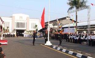 PENATAAN STASIUN TUGU : Pedagang Ngotot Tak Mau Pindah