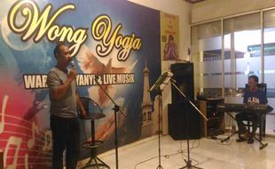 PELUANG USAHA : Warung Nyanyi Rp3.500 per Lagu, Langganan Perangkat Desa