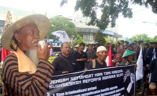 REFORMASI AGRARIA : Ratusan Petani Sambirejo Sragen Long March 15 Km Tuntut Penghentian Krinalisasi Petani