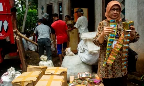 FOTO JAMU ILEGAL : Berbahan Kimia, Pabrik Jamu Digerebek