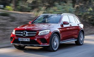 PENJUALAN MOBIL: Mercedes Benz Ungguli BMW di Segmen Premium