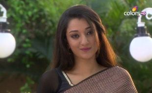 UTTARAN ANTV : Nandhini Berikan Apel Beracun untuk Meethi