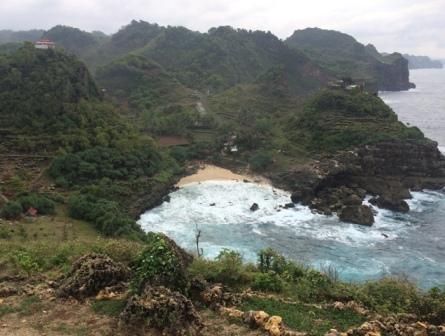 Mitos Panembahan Senopati dan Tsunami Besar Pantai Selatan Jawa