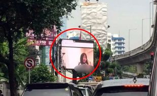 Rekaman Video Syur Videotron di Tengah Macet Jakarta Beredar di Youtube