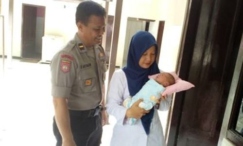 Polisi Selidiki Rekaman CCTV Pembuang Bayi di Kratonan Solo