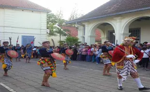 PAWAI JOGJA : Pawai Bregada Meriahkan Festival Kampung Wisata