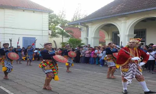 PAWAI JOGJA : Pawai Bregada Meriahkan Festival Kampung Wisata