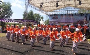 WISATA KARANGANYAR : Grebeg Lawu,  Pentas Kreativitas untuk Sedot Wisatawan