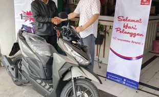 MOTOR HONDA : Ganti Oli Mesin, Warga Sukoharjo Menangi Vario