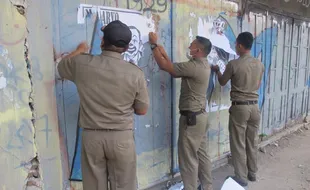 MALL DI BANTUL : Hanya Sehari Terpasang, Poster Kritik Mall Dicopot Satpol PP