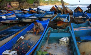 Gelombang Laut Pacitan Capai 4 Meter, Tangkapan Nelayan Menurun