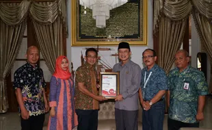 SMART CITY NGAWI : Selamat ! Pemkab Ngawi Terima Penghargaan Nusantara Award PT Telkom