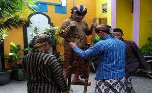 HUT KOTA JOGJA : Siswa Diajak Bermain Dolanan Tradisional