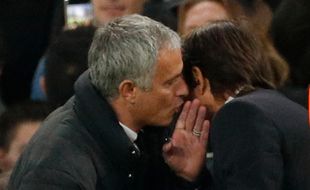 Terlihat Kesal, Ternyata Ini yang Dibisikkan Mourinho ke Conte