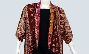 TOKO SOLOPOS : Koleksi Blazer Batik Bikin Mempesona