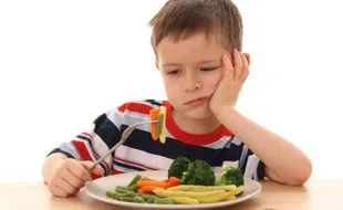 TIPS ASUH ANAK : Begini Agar Anak Si Kecil Gemar Makan Sayur