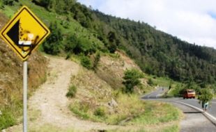 LONGSOR GUNUNGKIDUL : Bukit Ambrol karena Penambangan di Sekitar Lokasi?