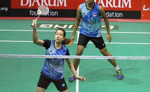 KEJUARAAN BULU TANGKIS : PB Djarum Rebut 2 Tiket Final Djarum Sirnas Jateng Open