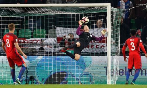 KUALIFIKASI PIALA DUNIA 2018 : Aksi Heroik Joe Hart Selamatkan Inggris