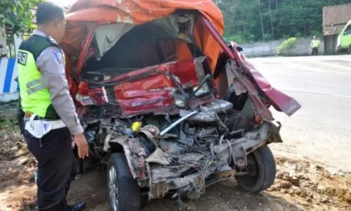 FOTO KECELAKAAN TEMANGGUNG : Begini Dahsyat Tabrakan di Pringsurat